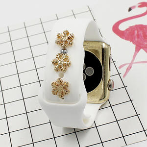 Bracelet de montre flocon de neige en Silicone, fleur de miel, diamant, ornement, clous métalliques pour <span class=keywords><strong>Apple</strong></span> <span class=keywords><strong>Watch</strong></span>, accessoires - Product Image 3