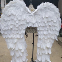 Ailes d'ange en plumes d'autruche blanches de grande taille pour spectacle sur scène ou accessoires de décoration photo