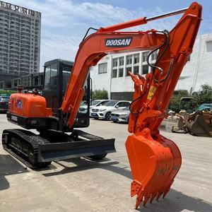 Miniexcavadora Usada DOOSAN DH55 de 5.5 Toneladas, de Bajo Ruido y Flexible, para Trabajos de Paisajismo y Movimiento de Tierras - Product Image 4