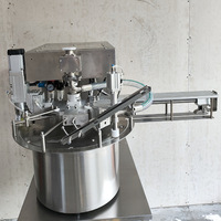 Machine automatique de remplissage et de bouchage pour sachets souples (1L, 2L, 3L, 4L) de gels douche, jus et sauces tomate à bec verseur