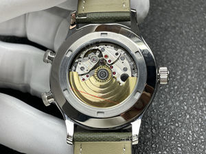 Montre élégante argentée avec bracelet vert 2025 – Mouvement chronographe polyvalent pour affaires et loisirs – Montre de mode masculine - Product Image 5