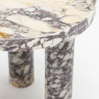 Table basse en marbre à quatre colonnes verticales, veinage nuage violet naturel, luxe et simplicité, mobilier de salon
