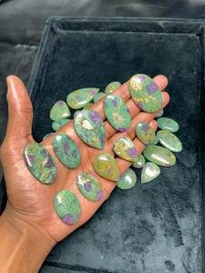 Pierre précieuse de fuchsite rubis de qualité supérieure, pierre naturelle polie pour la fabrication de bijoux et l'usage en cadeau, disponible au prix de gros - Product Image 3