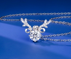 Collier en argent 925 avec moissanite, pendentif renne, ornement de Noël, cadeau, bijoux au design élégant - Product Image 4
