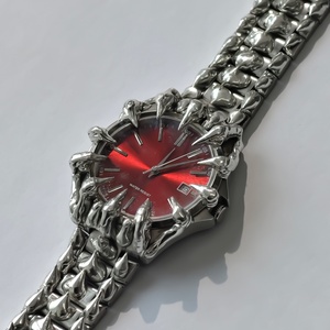 นาฬิกาข้อมือควอตซ์แบบปรับแต่งโลโก้ได้ หน้าปัดแบบอาหรับ พร้อมจี้รูปกรงเล็บ สไตล์วินเทจ นาฬิกาเชื่อมโลหะสำหรับผู้ชาย สายสแตนเลสสตีล นาฬิกาโกธิคสีอะลาบาสเตอร์ - Product Image 4