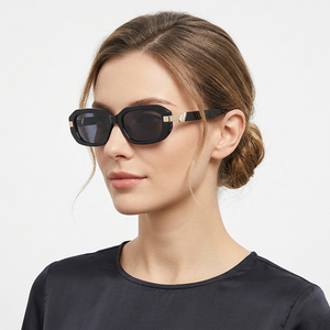 Gafas de Sol Cuadradas Pequeñas RTS UV400 con Montura Completa de PC, Tendencias 2026 para Mujer, Venta al Por Mayor de Fábrica, Actividades al Aire Libre - Product Image 4