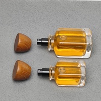 Flacons de parfum arabes de luxe au design carré unique, 50 ml et 100 ml, avec atomiseur à sertir et capuchon en bois, impression sérigraphique