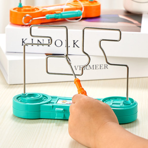 Nouveau design <span class=keywords><strong>classique</strong></span> Jeu de <span class=keywords><strong>labyrinthe</strong></span> à choc électrique Jeu de <span class=keywords><strong>labyrinthe</strong></span> pour enfants Jouets de <span class=keywords><strong>labyrinthe</strong></span> électriques Jeu de <span class=keywords><strong>labyrinthe</strong></span> à chocs électriques - Product Image 6