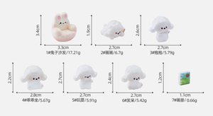 Figurines de chien <span class=keywords><strong>caniche</strong></span> miniatures en résine peintes à la main, écologiques, pour décorations de gâteaux de Noël, paysages de mousse DIY, voitures et bureaux - Product Image 6