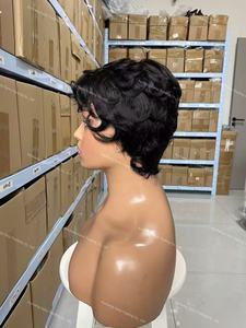 Perruque Courte Pixie pour Femme 100% Cheveux Humains, Boucles Souples et Rebondissantes avec Frange, Coupe Pixie Noire Naturelle, Faite à la Machine, Facile à Mettre - Product Image 5
