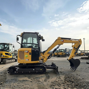 Mini-excavatrice CAT 303 d'<span class=keywords><strong>occasion</strong></span> avec chenilles en caoutchouc et mini-cabine pour la construction. Modèle similaire disponible. - Product Image 1
