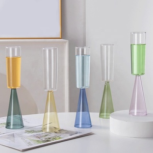 Copas de Vino Cónicas de Tallo Alto Sopladas a Mano para Bodas, Copas de Champán de Borosilicato de Alta Calidad en Colores Azul, Verde, Amarillo y Rosa - Product Image 1