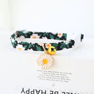 ปลอกคอสัตว์เลี้ยงลายดอกไม้น่ารัก ทำจากโพลีเอสเตอร์ แบบปลดเร็ว สำหรับแมวและสุนัข ดีไซน์ได้แรงบันดาลใจจากจี้สร้อยคอดอกไม้ พร้อมหัวเข็มขัดนิรภัย - Product Image 5