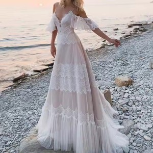 Bohemian Beach Wedding Dresses: Lightweight & Lace for Seaside Ceremonies