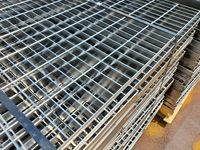 Grille industrielle en plastique torsadé, résistante, galvanisée, anti-corrosion, durable pour les immeubles de bureaux