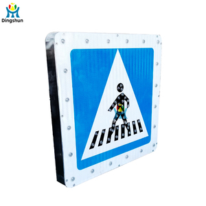 لافتة للمشاة تعمل بالطاقة الشمسية ذات وجهين |   تنبيه LED |   علامات أمان للطرق مقاومة للماء لممرات المشاة - Product Image 4