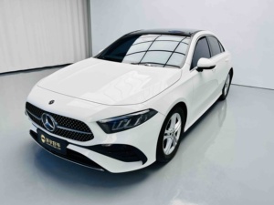 <span class=keywords><strong>Mercedes</strong></span> A180L 2023 Usado <span class=keywords><strong>a</strong></span> Bajo <span class=keywords><strong>Precio</strong></span>, Turbo Izquierdo, Pantallas Dobles de 10.25'', Caja de Cambios 7DCT, Techo Panorámico, Bajo Kilometraje, Sedán de Lujo - Product Image 2