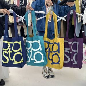 Bolso de Lona con Bloques de Color y Letras Estilo Coreano, Primavera 2026, Bolso de Hombro Casual de Gran Capacidad para Mujer, Bolso de Compras Moderno - Product Image 4