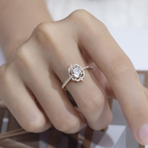 Anillo de diamantes con corte cojín de oro amarillo de 14 quilates Messi Jewelry MSR-1370 para mujer - Product Image 5