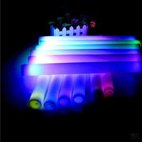 Bâtons lumineux LED RGB personnalisables pour mariage, fête, concert, baguette clignotante, décorations de vacances portables style Anime/Romantique/Rétro