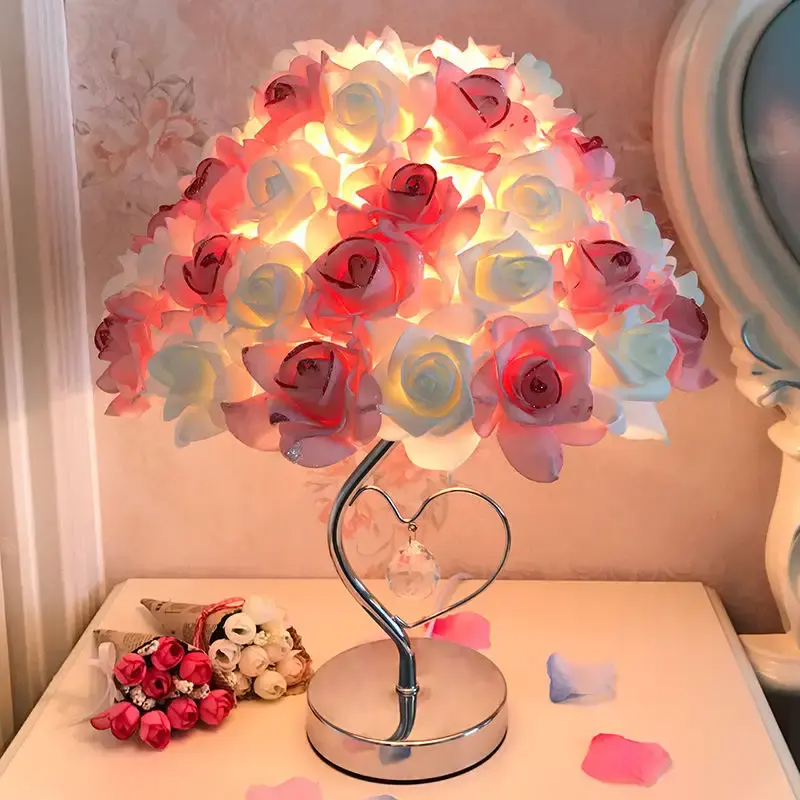 Lampe de table européenne Rose Flower Led Night Light Lampe de bureau de chevet pour la décoration de fête de mariage à la maison