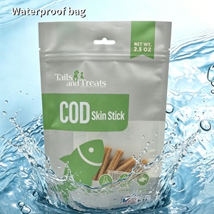 Sachet Doypack Premium pour aliments pour animaux de compagnie (bâtonnets de morue) avec fermeture à glissière refermable, barrière anti-oxygène, étanche et trou Euro - Product Image 1