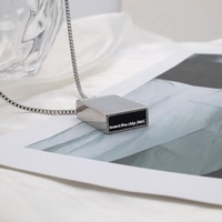 Bijoux de mode personnalisés en gros collier à pendentif intelligent Nfc en acier inoxydable avec puce intégrée en matériau compatible 316L pour hommes