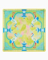 Le tapis de table de mahjong bleu et vert présente un motif d'éléphants élégants, de feuilles délicates et d'éléments architecturaux de cour.