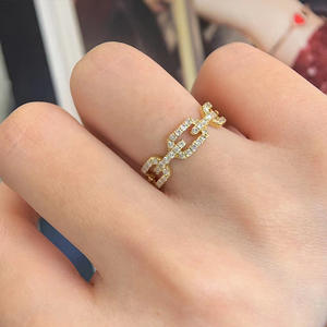 Anello di Diamanti Q616 in Oro Giallo, Taglio Brillante Rotondo, Colore H Naturale, Gioiello di Lusso da Donna per Uso Quotidiano - Product Image 4