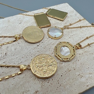 Collar con Colgante de Concha de Mar de Metal para Mujer de Joyería Religiosa de la Virgen de Guadalupe y Jesús al por Mayor - Product Image 3