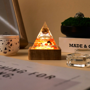 Lámpara de Noche de Resina con Piedras de Cristal Hechas a Mano al por Mayor para Adorno del Hogar y Regalo Espiritual - Product Image 1