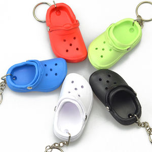 Llaveros de <span class=keywords><strong>goma</strong></span> de PVC suave personalizados, colgante de bolsa, zapatilla colorida, zueco, zapatos, llavero de plástico <span class=keywords><strong>Eva</strong></span>, mini llavero de zapatos con agujero pequeño 3D - Product Image 6