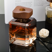 Bouteille diffuseur de roseaux en verre carré transparent de haute qualité, 180 ml, avec bouchon en bois peint, vente en gros directe d'usine chinoise