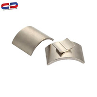 Segmen busur N42UH NdFeB Magnet industri suhu tinggi kecil permanen untuk Las generator Magnet turbin angin untuk