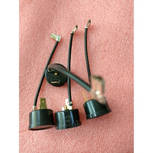 อุปกรณ์ป้องกันความร้อนเกินสำหรับคอมเพรสเซอร์ตู้เย็นรุ่น B77-120B ป้องกันการโอเวอร์โหลดและกระแสเกิน - Product Image 1