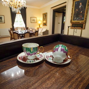 ชุดชาอาหรับสุดหรูแก้วกาแฟพอร์ซเลนสไตล์ยุโรปชุดแก้วน้ำเซรามิกลายยุโรปพร้อมกล่องของขวัญขายส่ง - Product Image 1