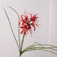Exquise fleur artificielle de lys araignée rouge au toucher soyeux, tige unique, pour toile de fond de scène de mariage, décoration d'événements, studio photo, commande en gros