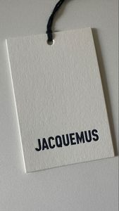 Étiquettes suspendues en papier écologiques personnalisées pour vêtements, chaussures et bagages, avec gaufrage et impression de logo - Product Image 3