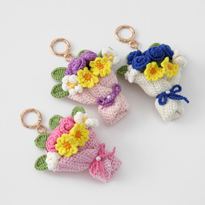 Llavero de Campo Primaveral con Ramo de Flores Tejido a Crochet de Cuatro Hilos, Hecho a Mano, Novedad para el Día de Año Nuevo 2026, Ideal como Regalo para Mayores - Product Image 5