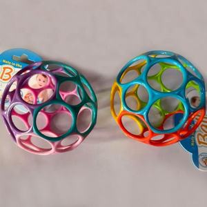 NZMAN-Jouet classique à prise facile pour bébé en bleu/vert, âge nouveau-né et plus, balle sensorielle enveloppante de 4 pouces - Product Image 2