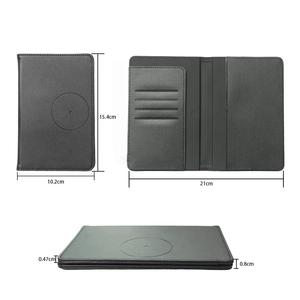 Porte-passeport personnalisé <span class=keywords><strong>Apple</strong></span> Find My & Google <span class=keywords><strong>Android</strong></span> en cuir PU avec blocage RFID, charge sans fil, GPS, porte-passeport de voyage - Product Image 6