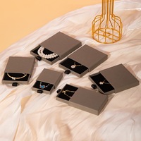 Boîte-cadeau à tiroir rigide haut de gamme recyclé avec doublure en éponge pour l'emballage de bijoux-Vente en gros de luxe personnalisé