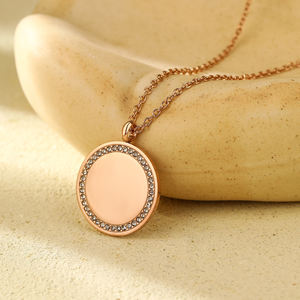 अच्छे गहने गुलाब सोने की pvd प्लेटेड स्टेनलेस स्टील क्रिस्टल पेंडेंट ट्रेंडी जोड़ी नेकलेस महिला पुरुषों के लिए कस्टम उत्कीर्ण नाम - Product Image 6