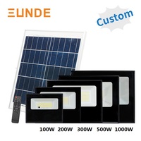 Vente en gros de projecteurs solaires à LED d'extérieur IP65 Lampes murales étanches avec projecteurs 100 200 300 500 1000 Watts