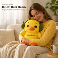 Adorable peluche canard jaune avec cache-oreilles en forme de fruits verts, jouet en peluche canard doux et mignon avec visage adorable pour un cadeau chaleureux