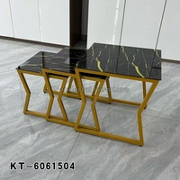 Ensemble de table basse moderne de luxe en 3 pièces, table d'appoint carrée avec plateau en verre et structure en fer doré durable, meubles de salon