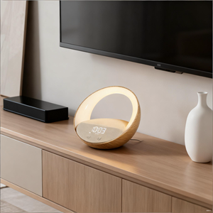Mini <span class=keywords><strong>altavoz</strong></span> portátil 7 en 1 estación de carga inalámbrica reloj despertador RGB luz nocturna 15W cargador rápido 5,3 Uso de fiesta en interiores/exteriores - Product Image 2