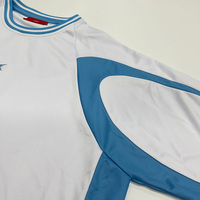 Maillot de football personnalisé en polyester à manches chauve-souris, tissu épissé, broderie, impression par transfert thermique, séchage rapide, style rétro