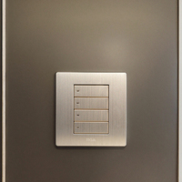 Interrupteur mural MGA ultra-plat 4 gangues 2 voies avec indicateur LED 250V 10A argent, application EWeLink, logo personnalisé