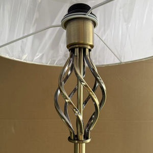 Lámpara de pie con cable eléctrico de estilo tradicional europeo, acabado de níquel satinado, pantalla de luz cónica blanca de lujo, lámpara de pie para decoración del hogar - Product Image 3